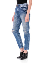 WD447 Women's 7/8 trousers in a casual used wash