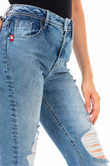 WD452 Women's slim-fit jeans with cool distressed details
