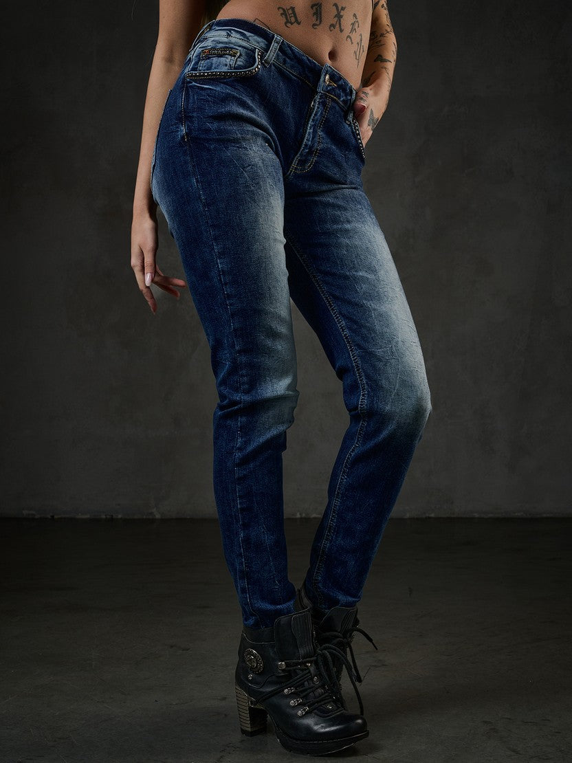 WD460 Women's slim-fit jeans with subtle wash and cool rivets