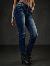 WD460 Women's slim-fit jeans with subtle wash and cool rivets
