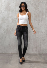 WD468 Women's Slim-Fit Jeans with Rivet Details