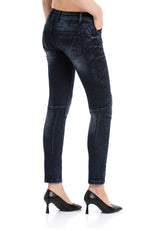 WD469 Women's slim-fit jeans with eye-catching decorative stitching