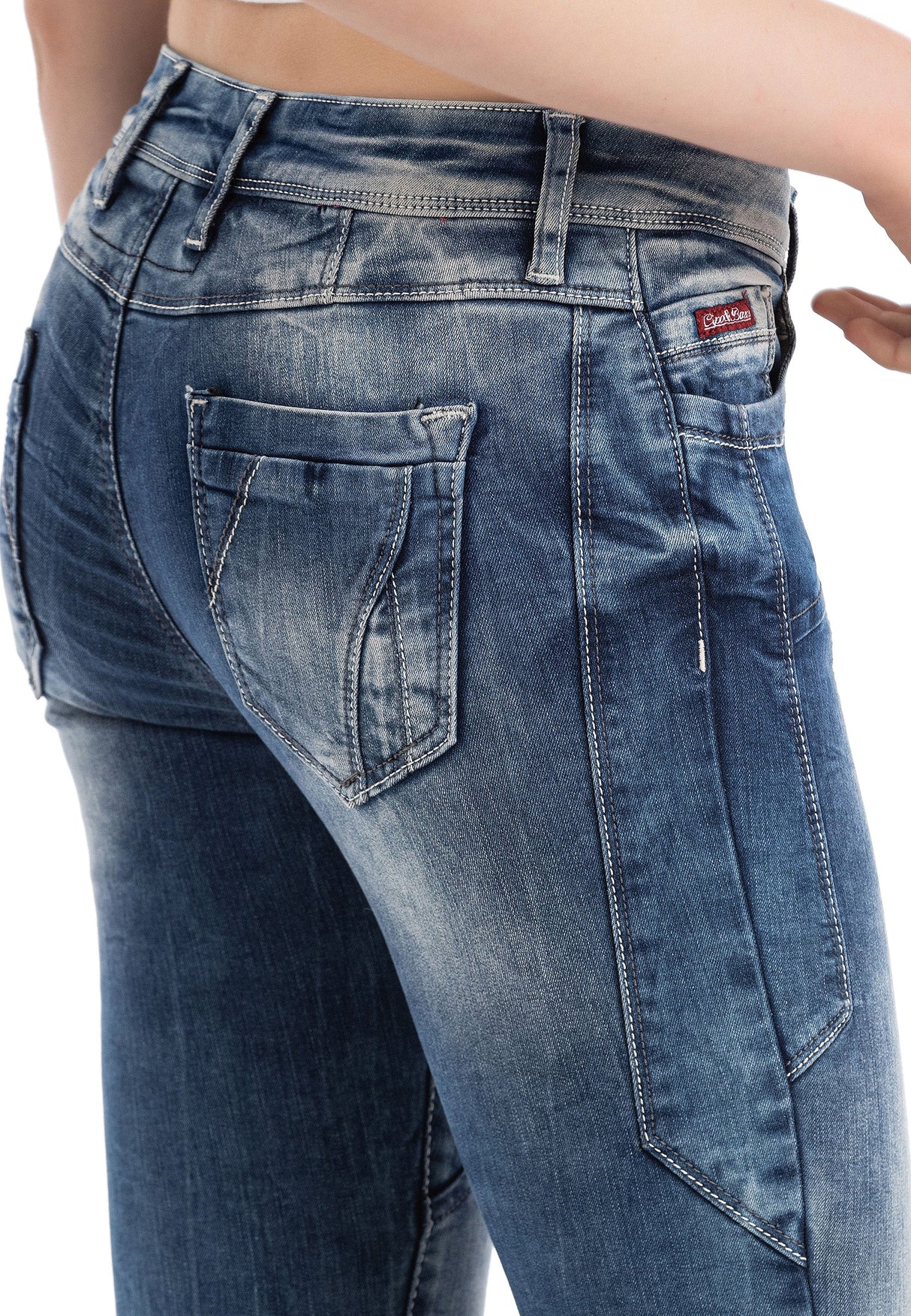 WD502 Women's slim-fit jeans with decorative stitching in straight fit