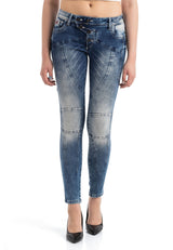 WD502 Women's slim-fit jeans with decorative stitching in straight fit