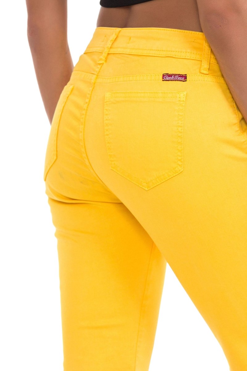 WK186 Women's Capri Shorts in a modern cut