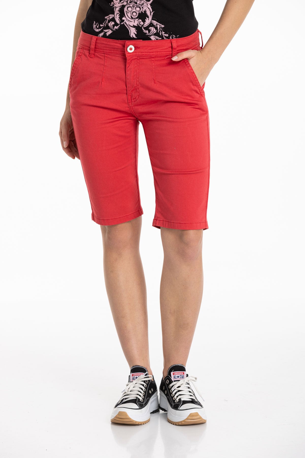 WK186 Women's Capri Shorts in a modern cut