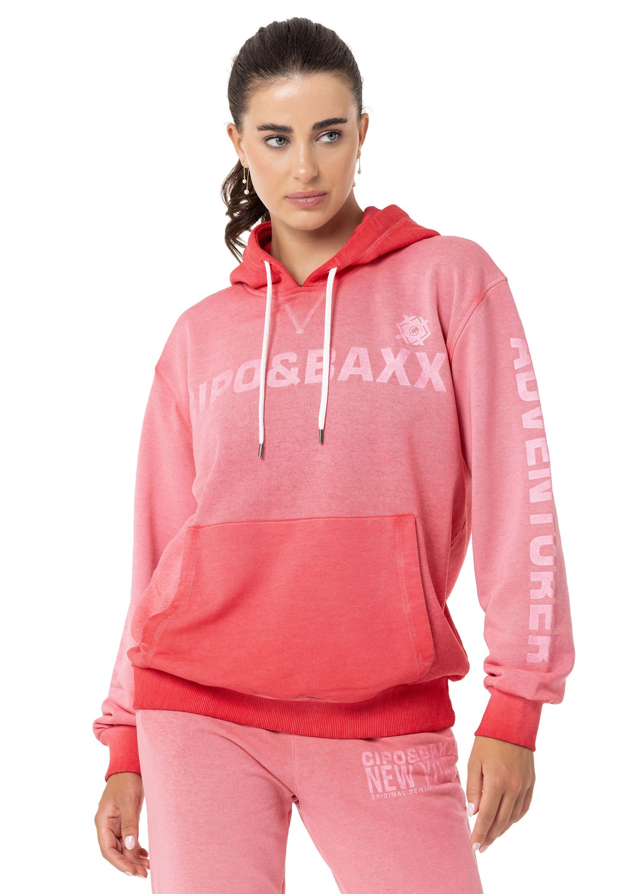 WLR148 Women's jogging suit, in a fashionable design