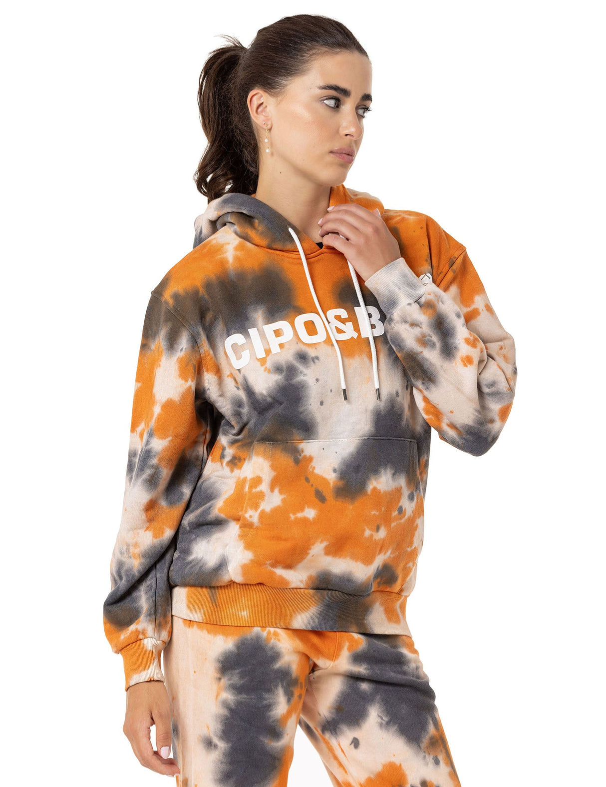 WLR149 women's jogging suit with a cool batik look