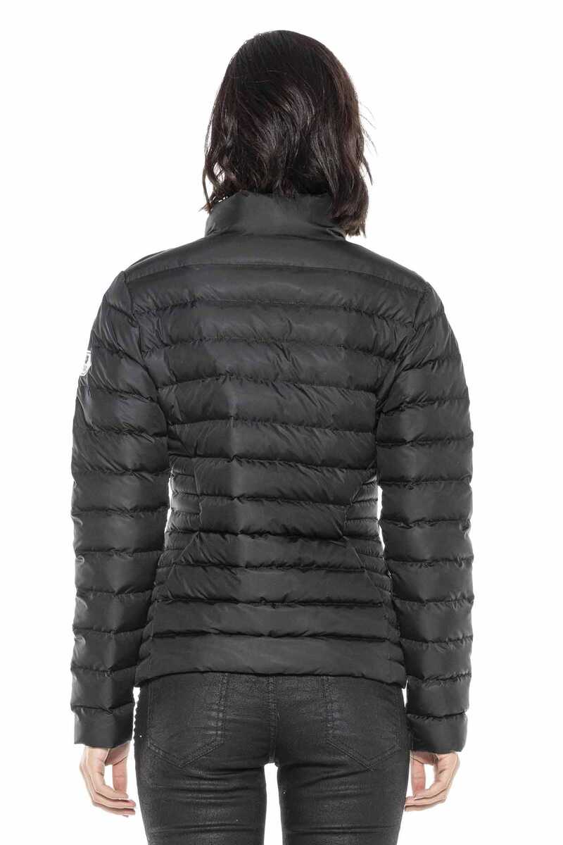 WM116 Women's winter jacket with closable side pockets