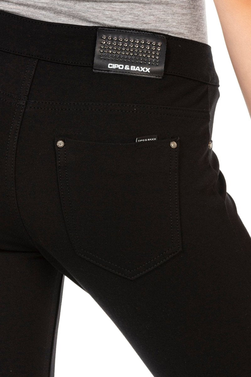 WR143 Women's fabric trousers in a fashionable cut